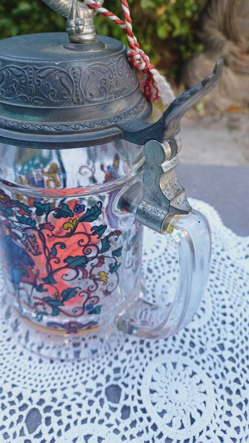 Vintage Glass Beer Stein Mug W/ Pewter Lid & Music Box Handpainted Lion Crest