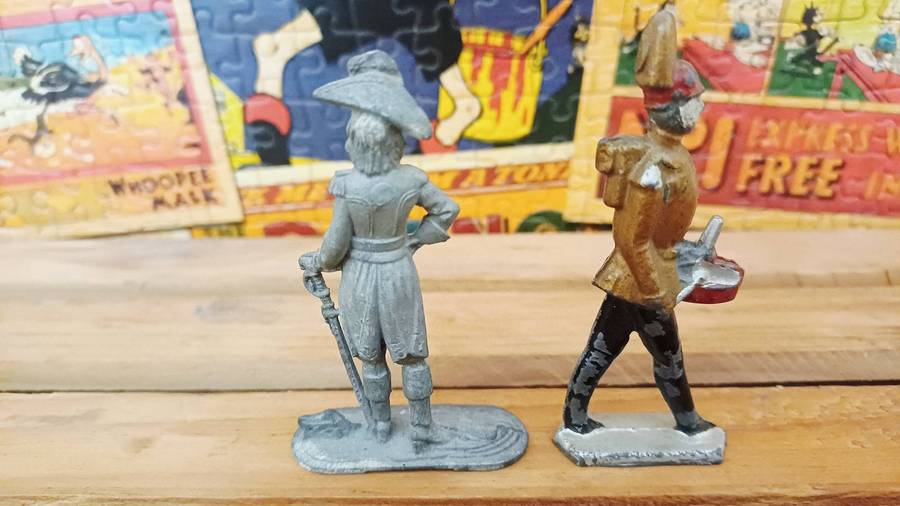 Bundle of Vintage Lead/Metal Soldiers/Figures