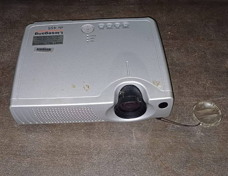 Projector (screen and cable included)