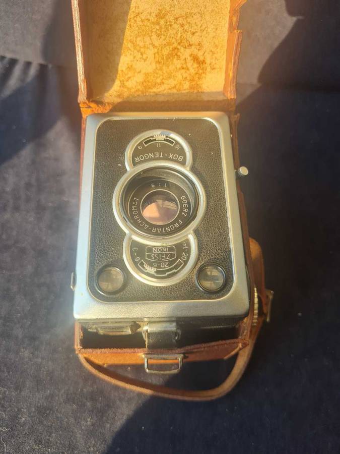 Zeis Ikon camera