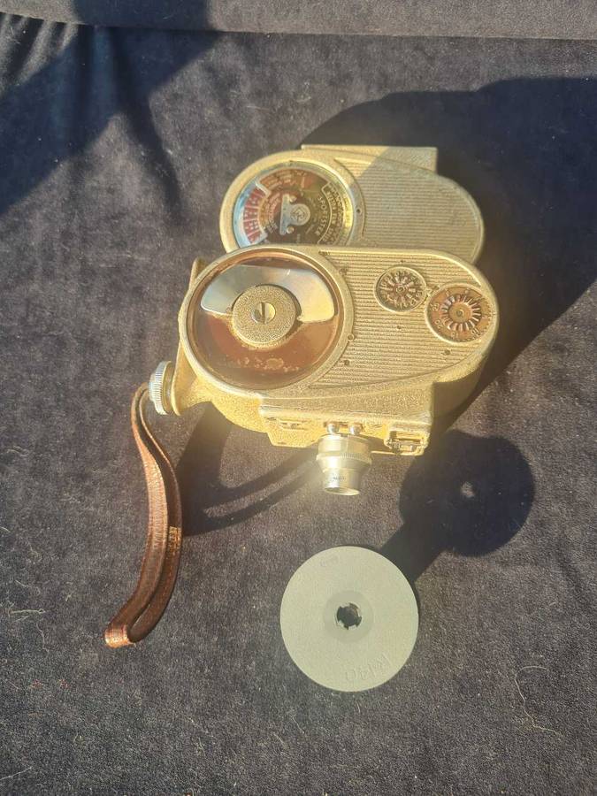 Bell & Howell, sportster. Movie camera.