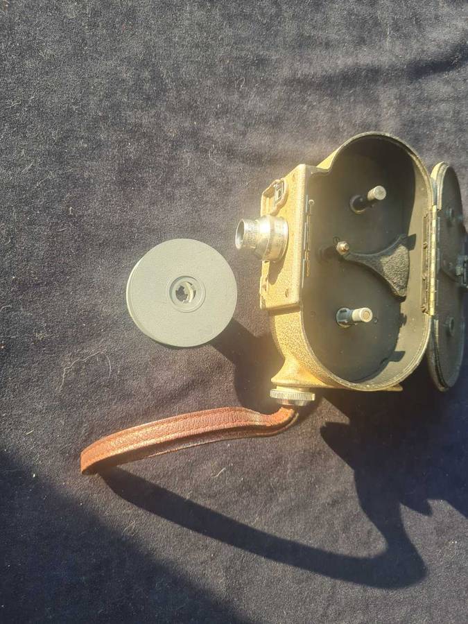 Bell & Howell, sportster. Movie camera.