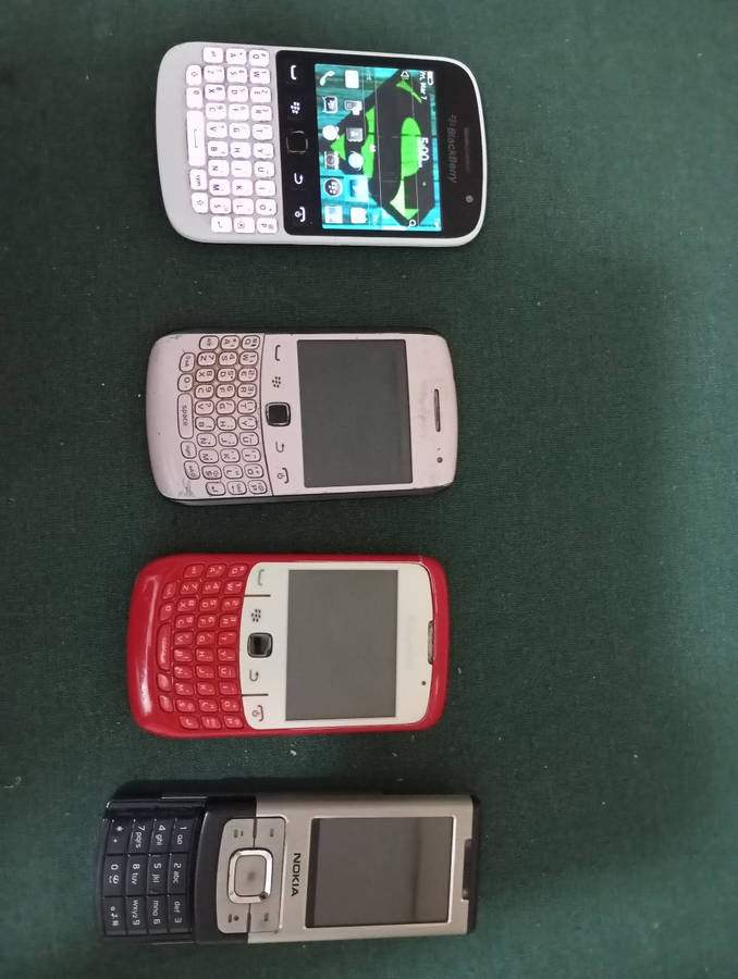 Lot of 3 Blackberry and 1 Nokia Phones