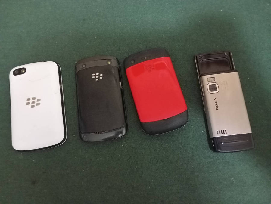 Lot of 3 Blackberry and 1 Nokia Phones