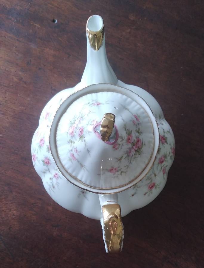 Paragon Victoria rose Teapot with Manufacturing fault on lid handle.
