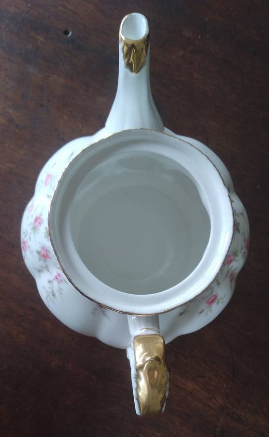 Paragon Victoria rose Teapot with Manufacturing fault on lid handle.