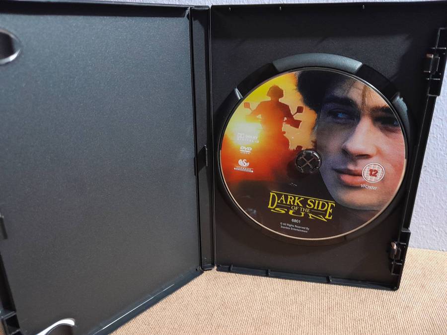 Dark Side of the Sun - Brad Pitt (DVD)