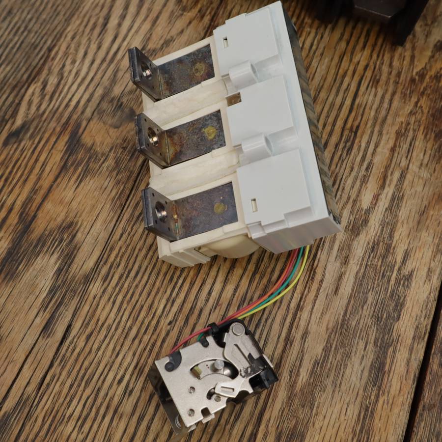 General Electric Industrial Circuit Breakers and Switches - Lot