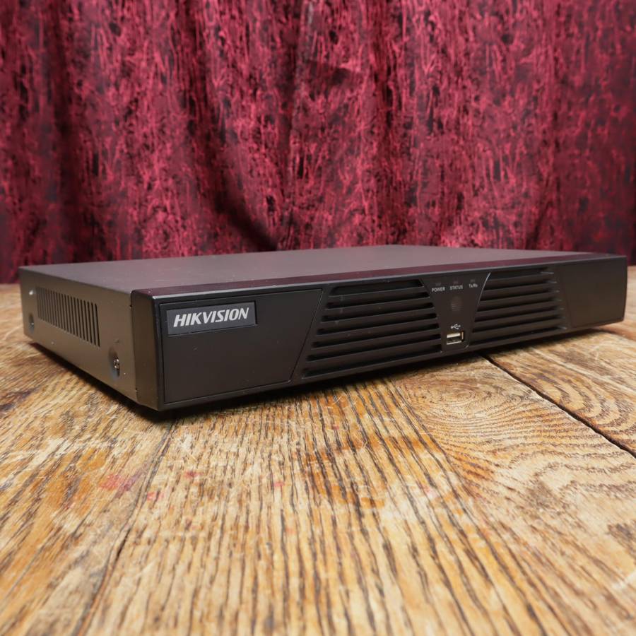 Hikvision DS-7208HVI-ST/SN 8-Channel DVR + 1TB HDD