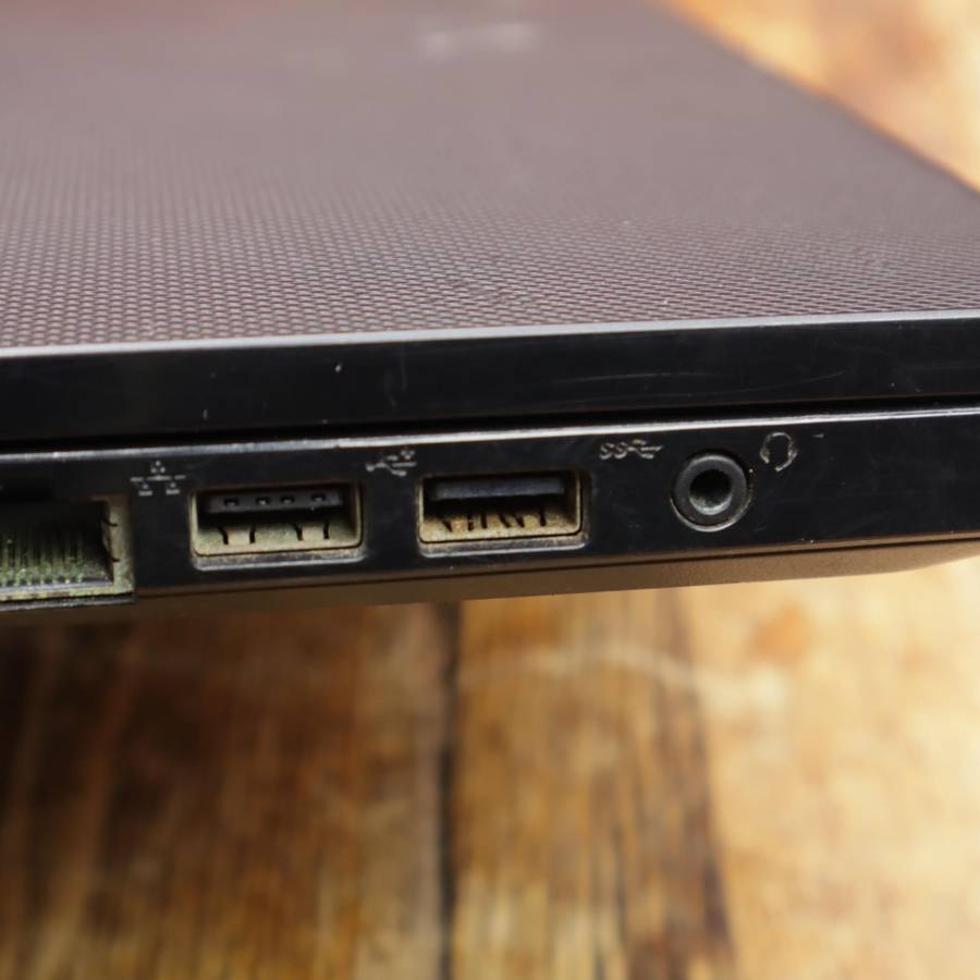 Dell Inspiron 3543 Laptop - Core i5 2.20GHz NVIDIA GeForce 920M 8GB RAM 1TB HDD