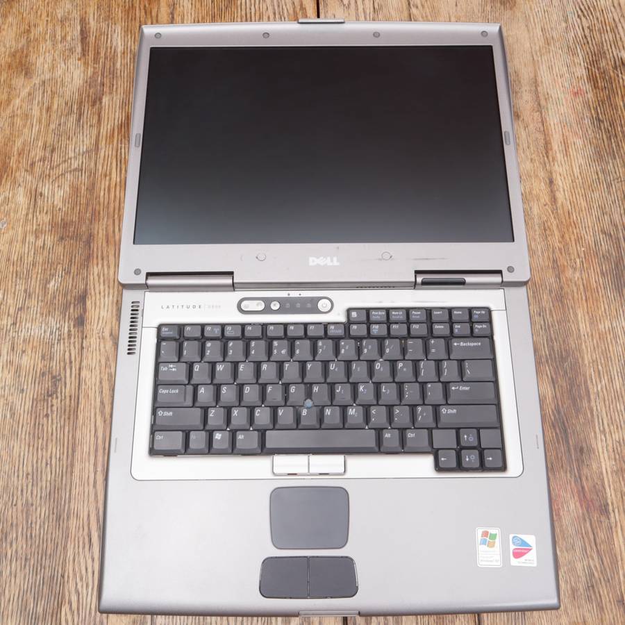 Dell Inspiron 8600 Laptop 15.4" - Model PP02X - Pentium M 1.5GHz 1GB RAM