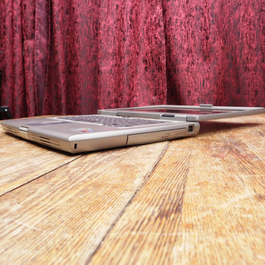 Dell Inspiron 8600 Laptop 15.4" - Model PP02X - Pentium M 1.5GHz 1GB RAM