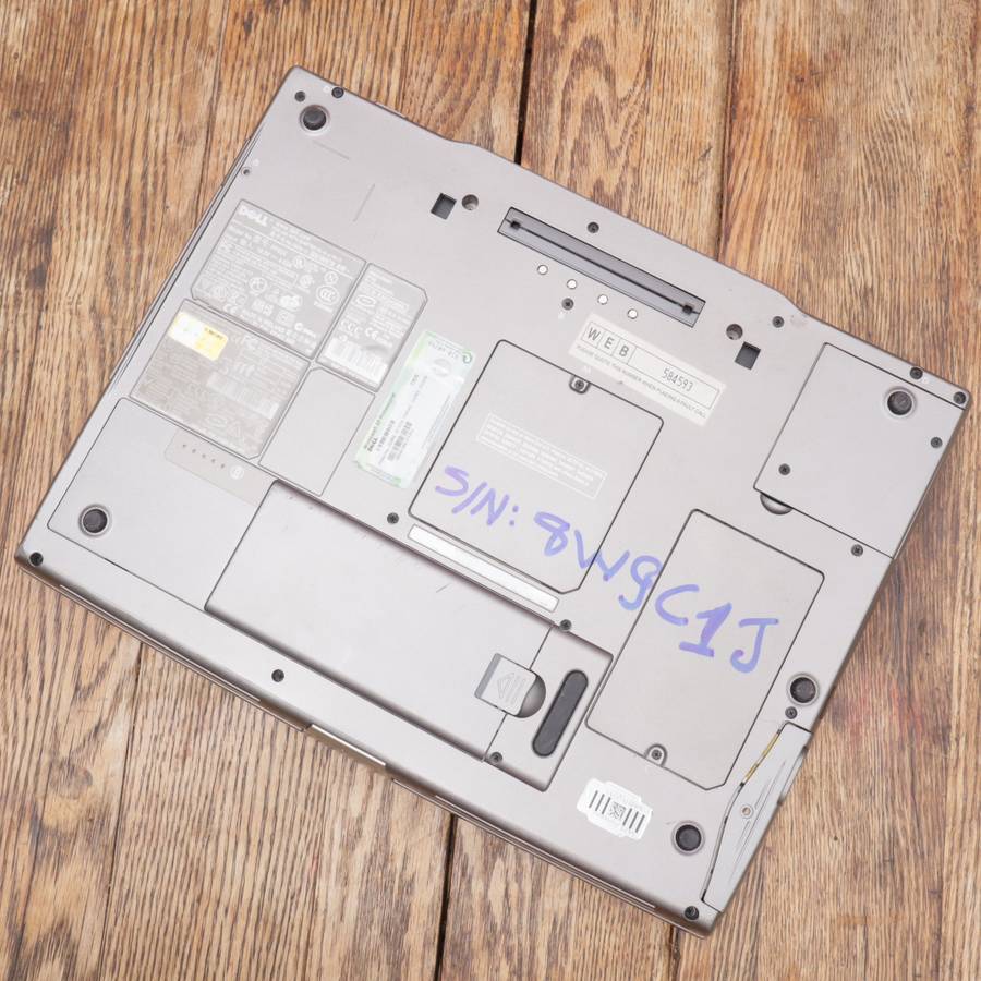 Dell Inspiron 8600 Laptop 15.4" - Model PP02X - Pentium M 1.5GHz 1GB RAM