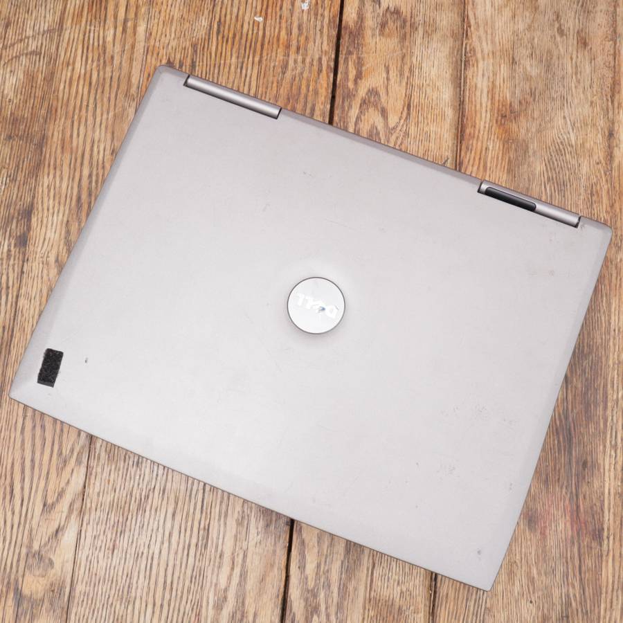 Dell Inspiron 8600 Laptop 15.4" - Model PP02X - Pentium M 1.5GHz 1GB RAM