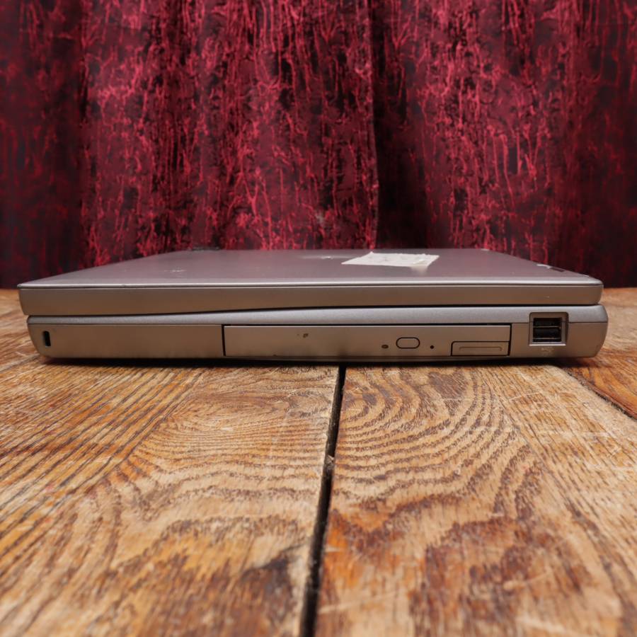 Dell Inspiron 8600 Laptop 15.4" - Model PP02X - Pentium M 1.5GHz 1GB RAM