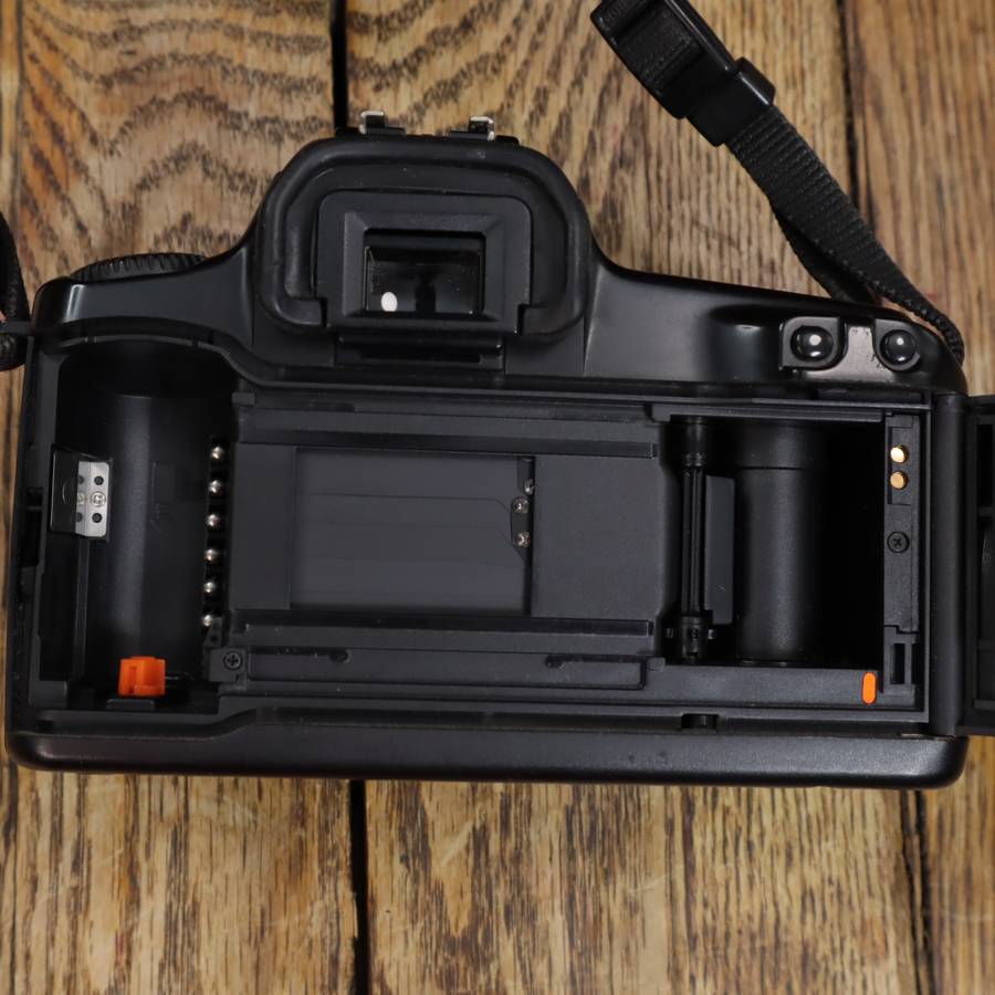 Canon EOS 1000FN 35mm SLR Film Camera Body