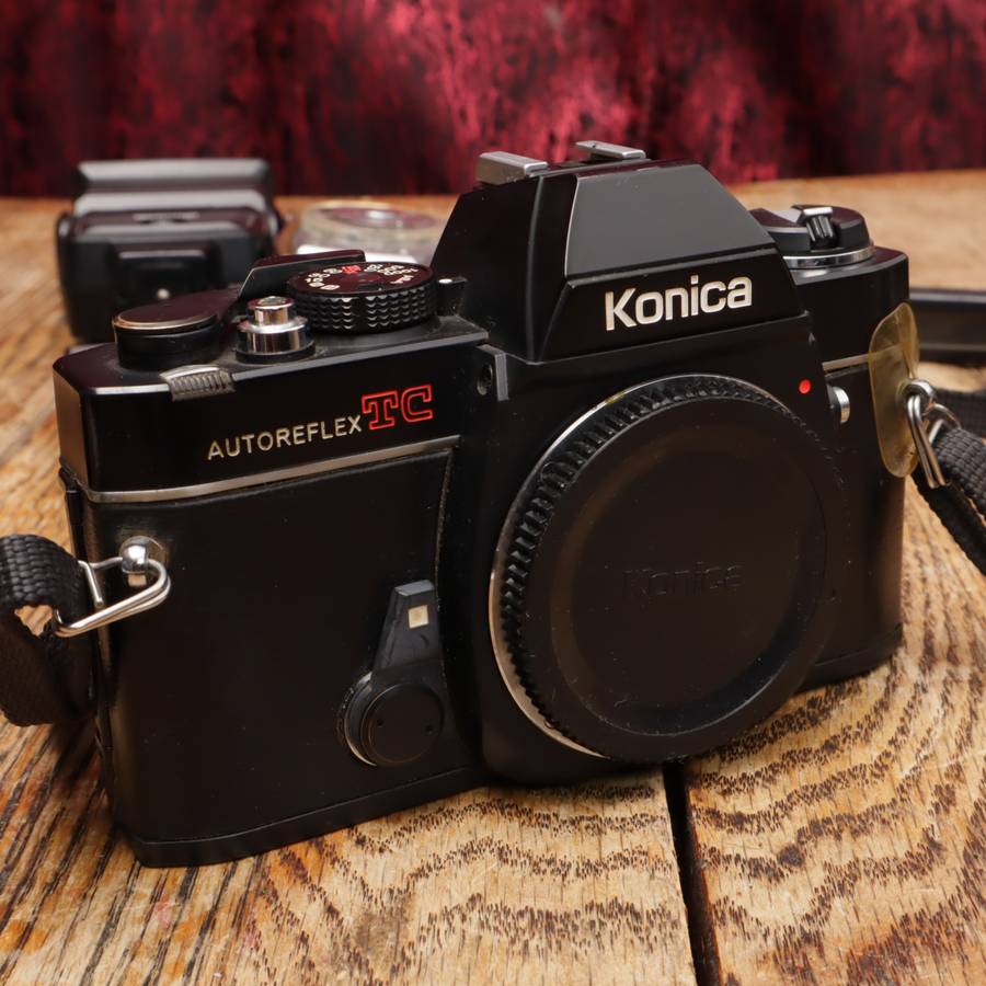 KONICA Autoreflex TC SLR 35mm Film Camera + Lenses - Speedlites - Light Metres - Lens Filters