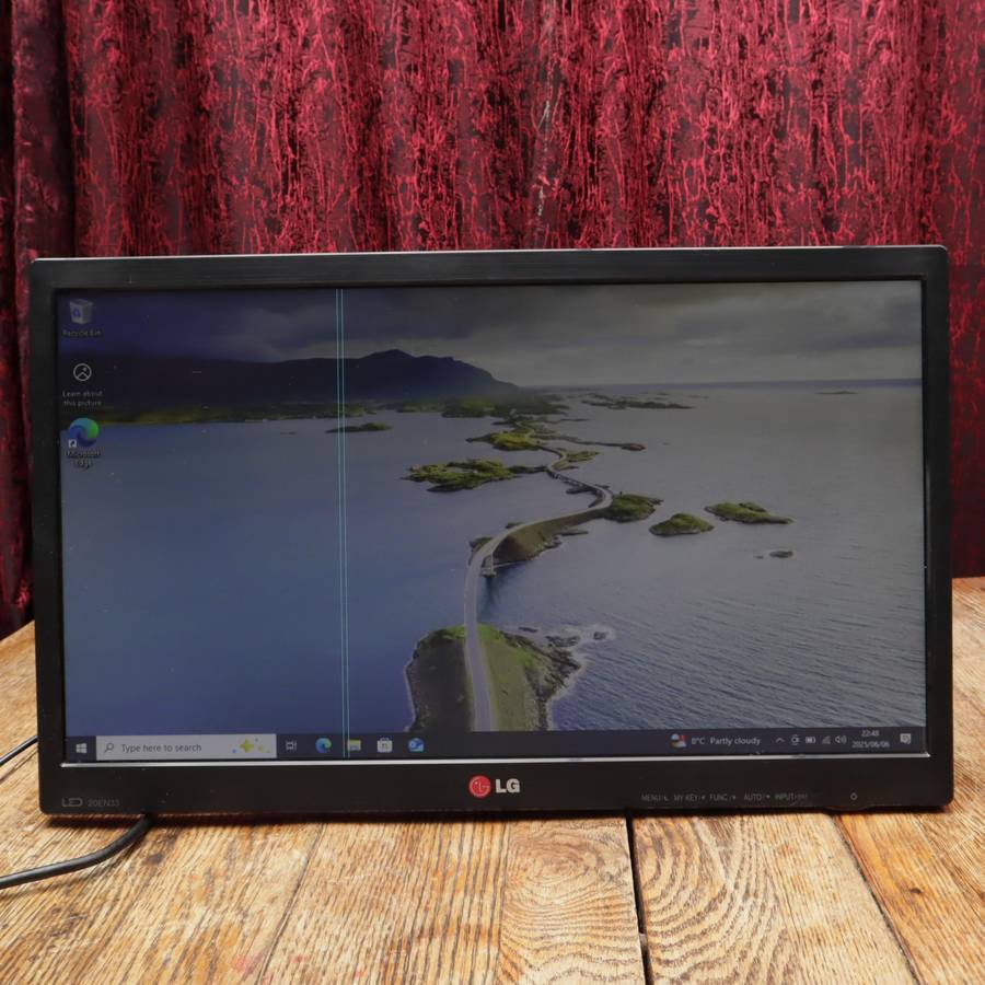 LG FLATRON 20EN33SS-B 19.5-inch LED Monitor 1600 x 900p