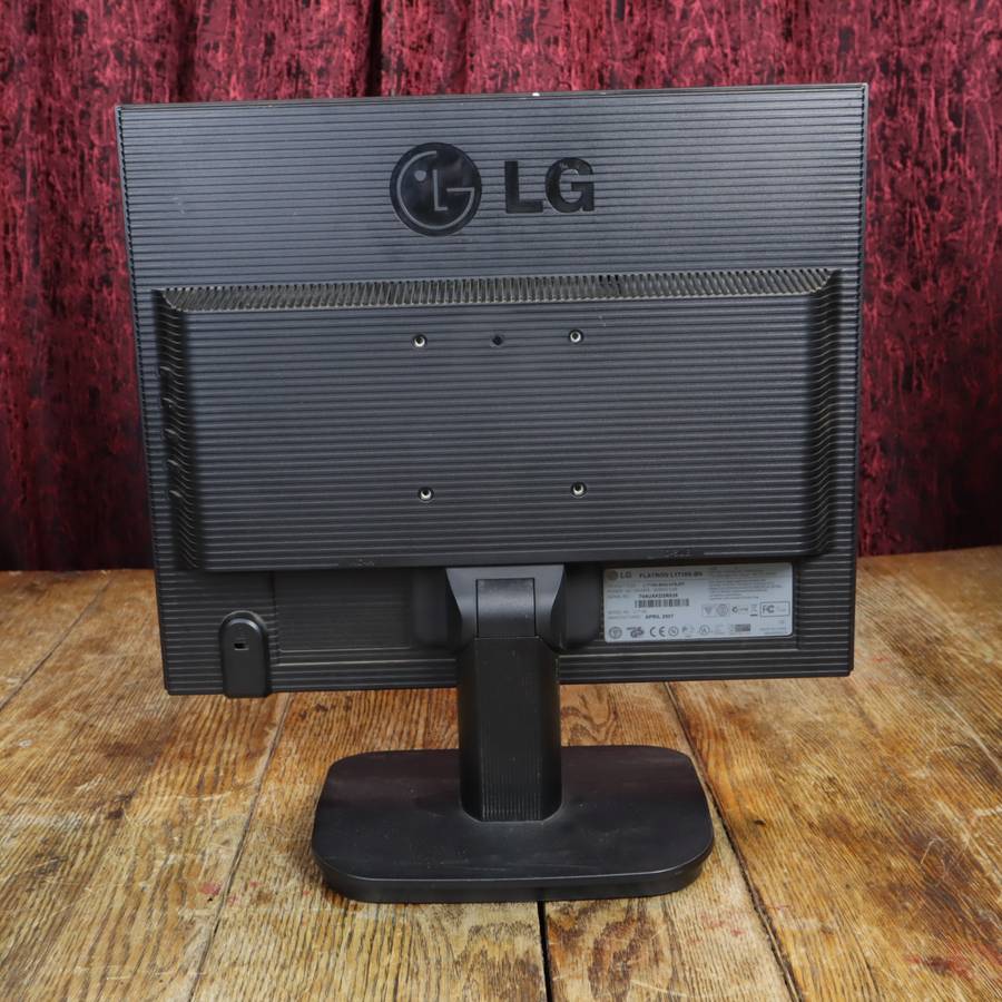LG FLATRON 17"LCD Monitor 1280 x 1024 (L1718S) - Pre-Owned
