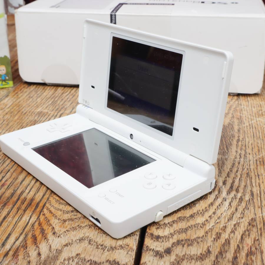 Nintendo DSi Handheld Gaming Console - TWL-001(EUR) With Extra Games