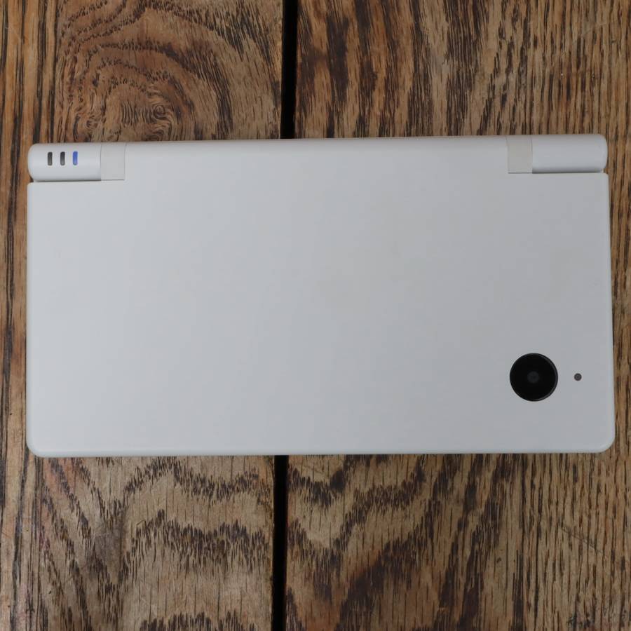 Nintendo DSi Handheld Gaming Console - TWL-001(EUR) With Extra Games