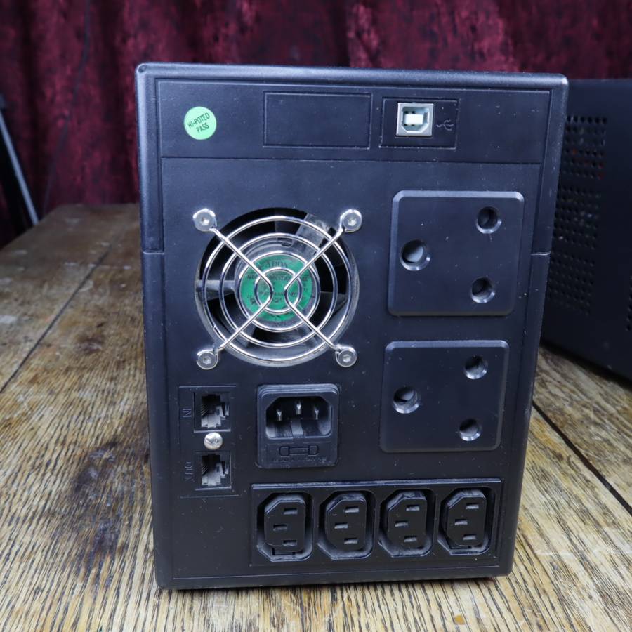 Mecer ME-2000-VU+ AND Powercom Black Knight BNT-2000AP UPS LOT - Pre-Owned