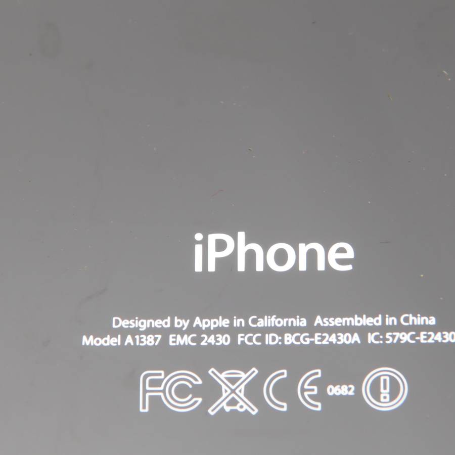 iPhone 4s 32GB A1387 and iPega Docking Station Speaker