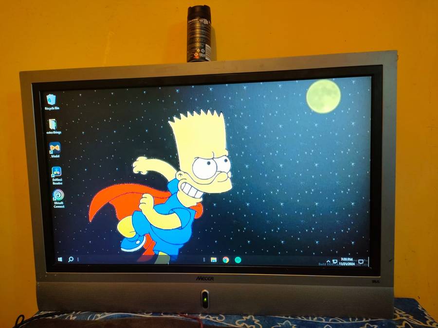 *** BIG Mecer 32' Monitor with HDMI ***