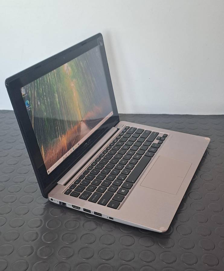 Asus 11.6" TOUCHSCREEN Celeron Laptop