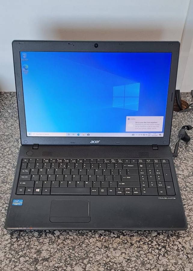 Acer Laptop - * i3 *