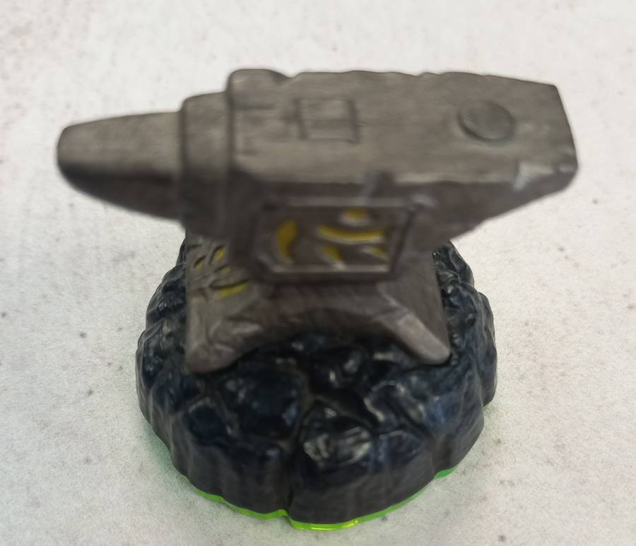 Anvil Rain Figurine - Skylanders Spyros Adventure