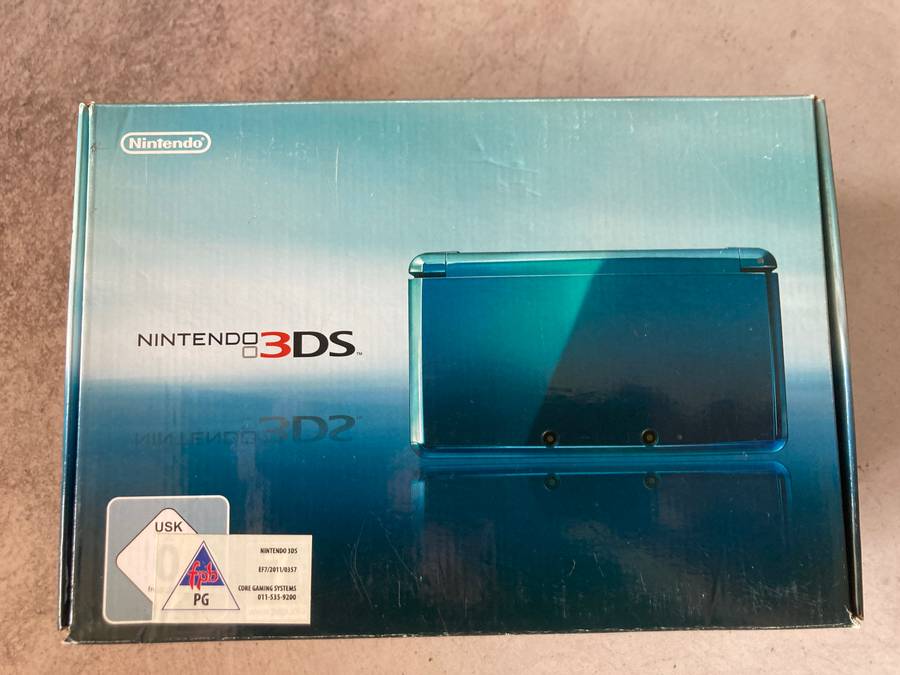 Nintendo 3Ds Handheld Console - Aqua Blue - Great Condition - In Box + 2 Games