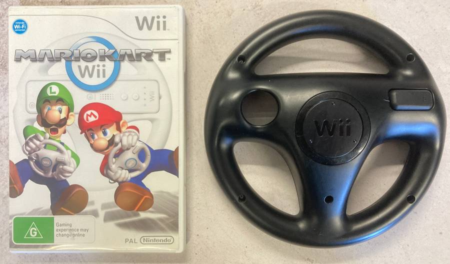 Mario Kart (Wii)  Complete + Official Nintendo Mario Kart Steering Wheel