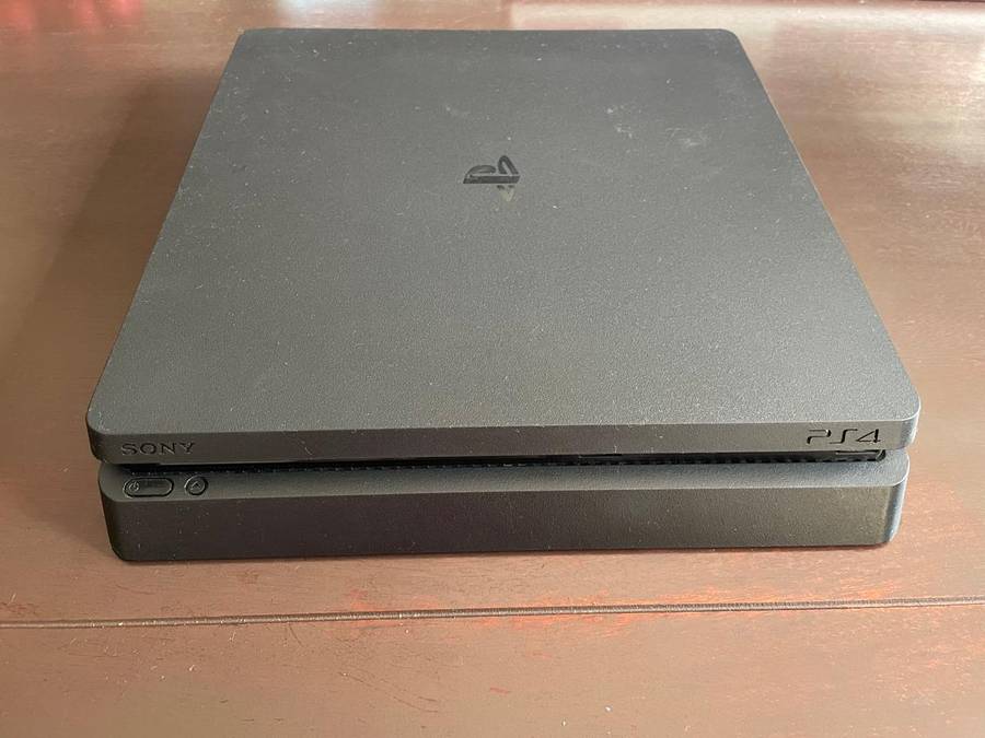 Playstation 4 Slim | (Not turning on | Read Description)