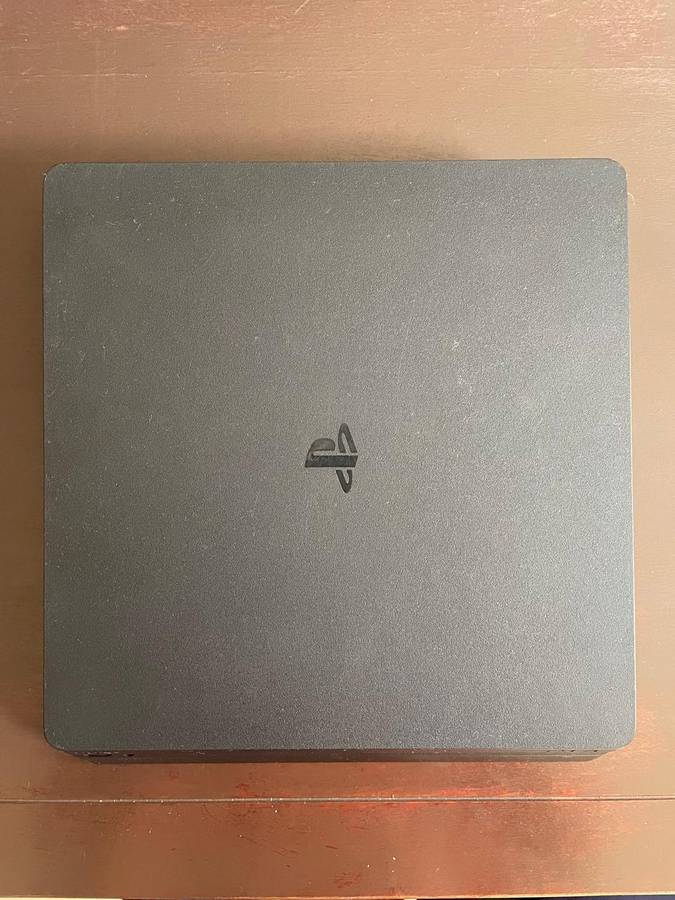 Playstation 4 Slim | (Not turning on | Read Description)
