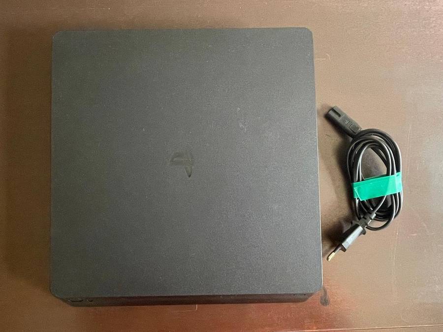 Playstation 4 Slim | (Not turning on | Read Description)