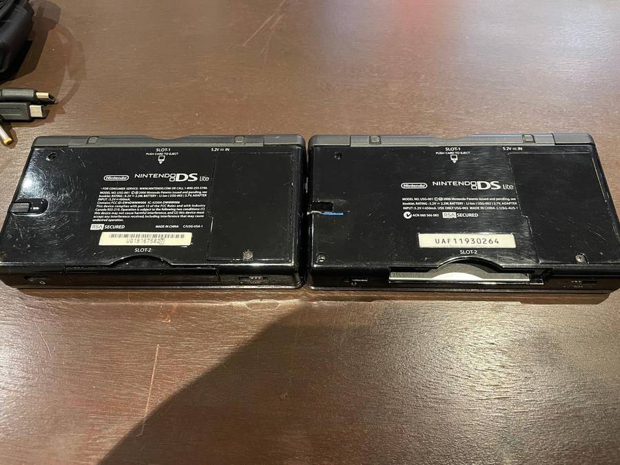 2 X Nintendo DS (Excellent Condition)
