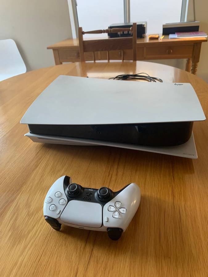 PS5 Console 1TB Glacier White + Dualsense Controller (Disk Version)