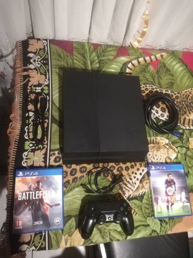 Sony PlayStation 4 500GB Black