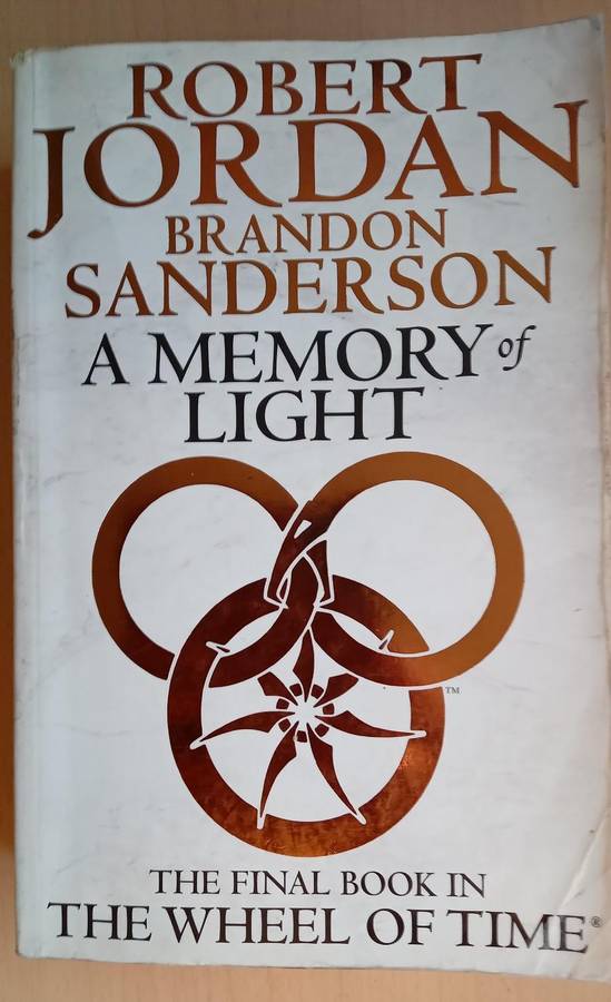 A Memory of Light by Robert Jordan, Brandon Sanderson -The Wheel of Time #14