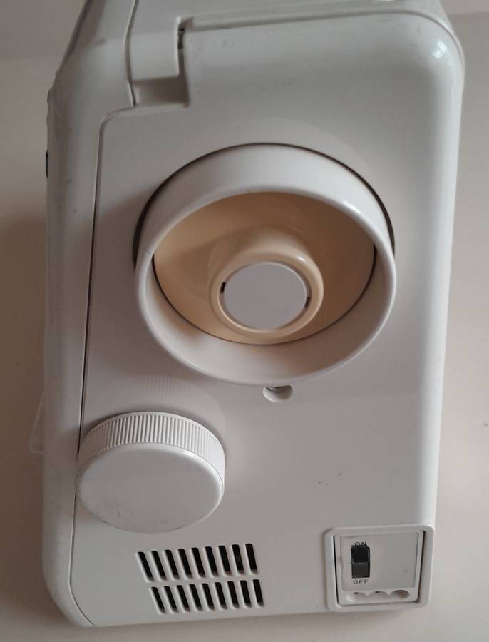 Elna Junior Club Sewing Machine - Ideal for beginner or basic sewing or tailoring.