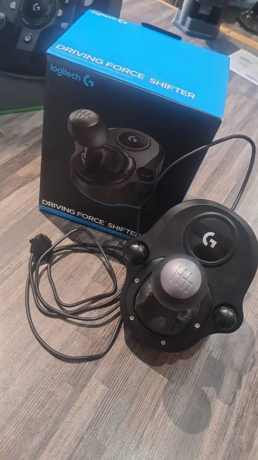 Logitech G920 Driving Force Wheel + Pedals + Shifter