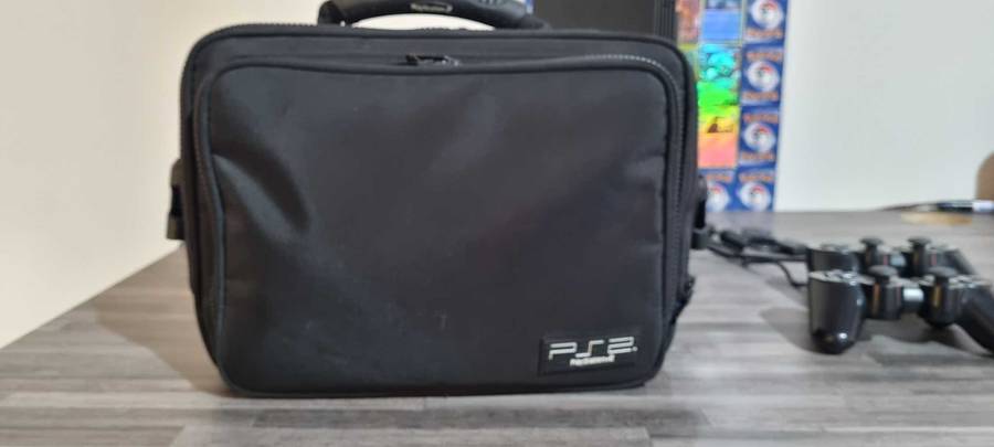 Playstation 2 PHAT Console + 2 x Controllers + 2 x Memory Cards + Original PS2 Carry bag