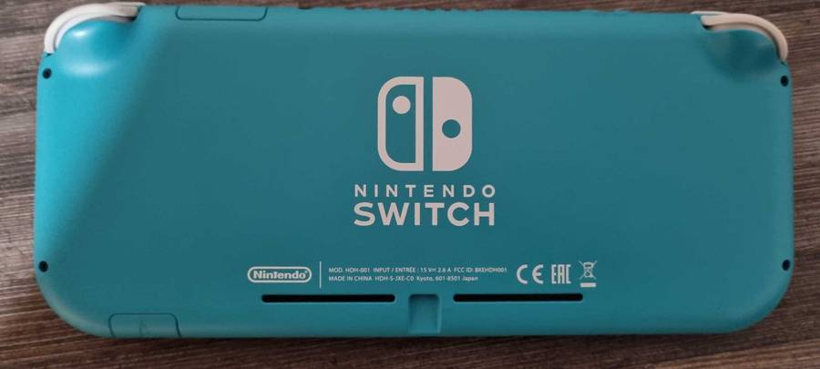 Nintendo Switch Lite + 3 Games + 128GB SD card