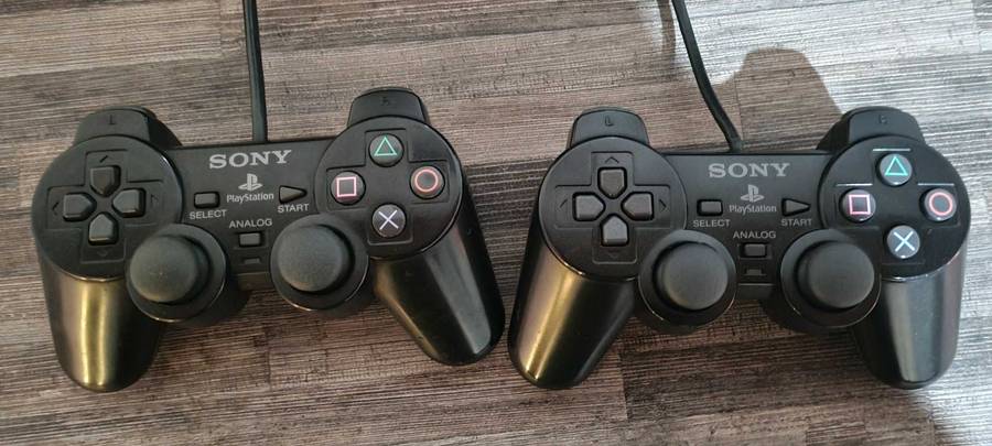 Playstation 2 PHAT Console + 2 x Controllers + 2 x Memory Cards + Original PS2 Carry bag