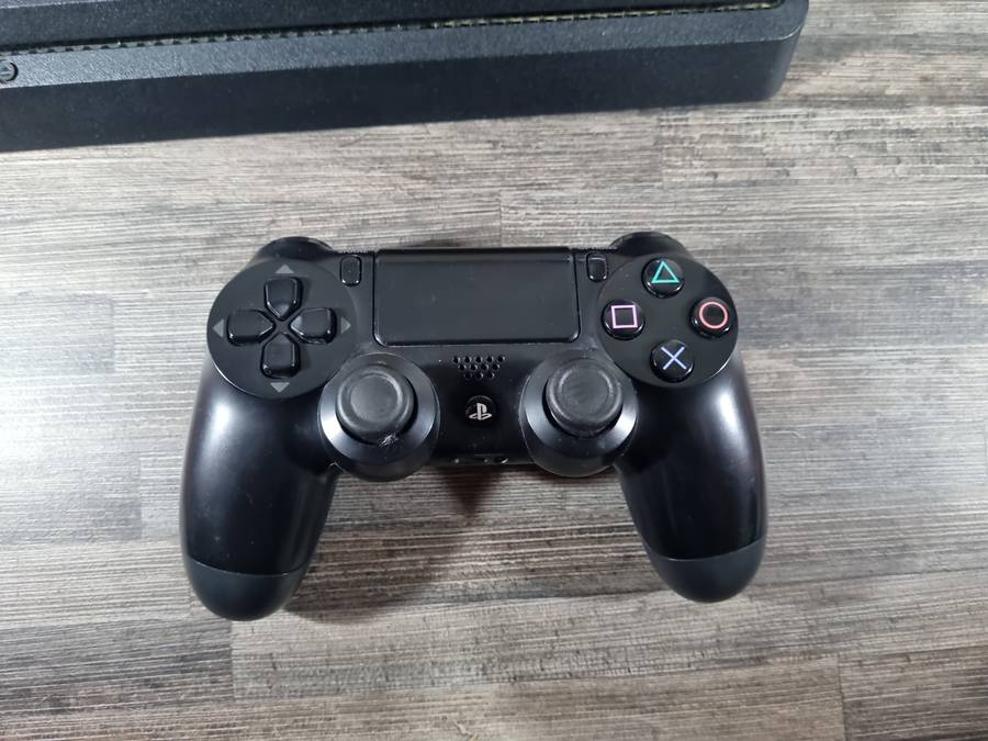 Playstation 4 Console