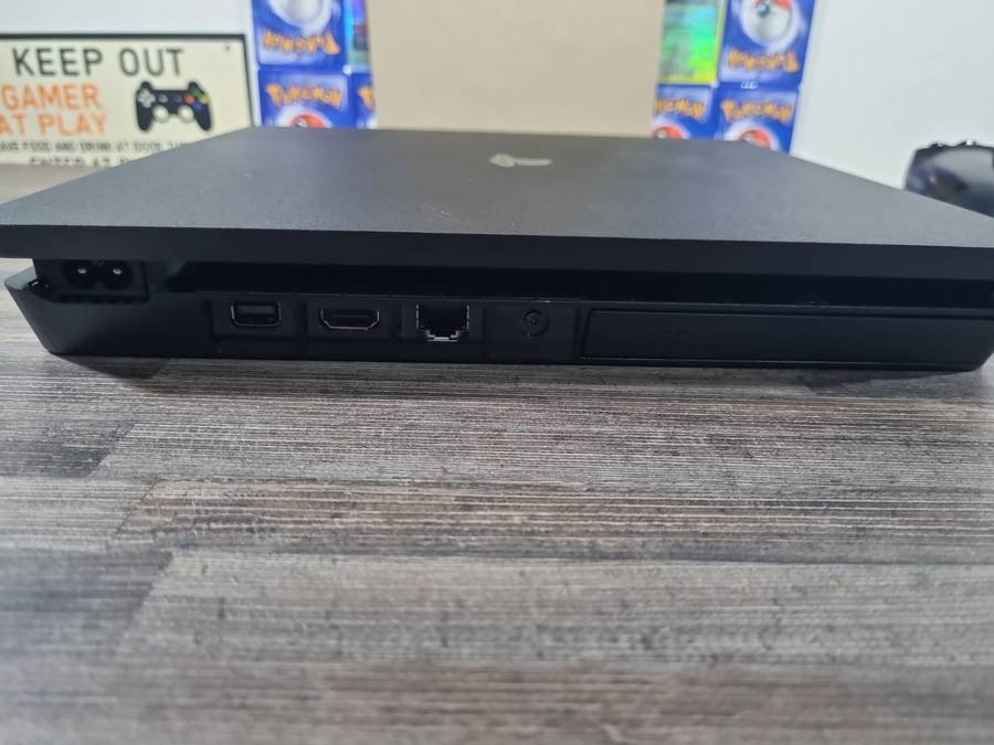 Playstation 4 Console