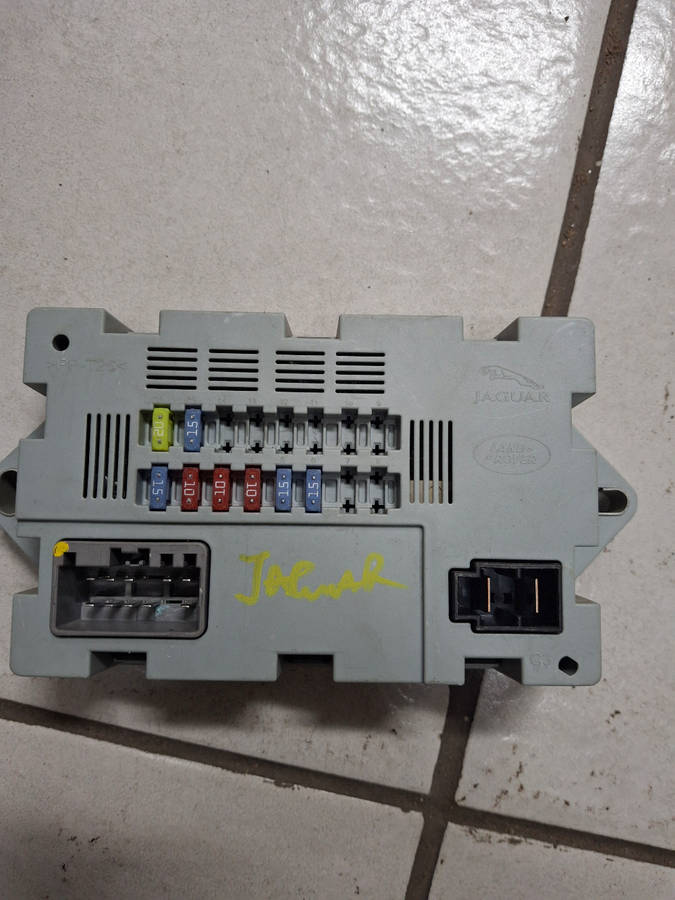 Jaguar XF fusebox