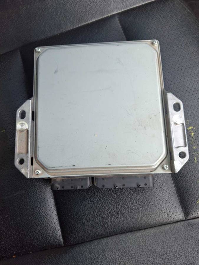 Nissan NP300 computer box ECU