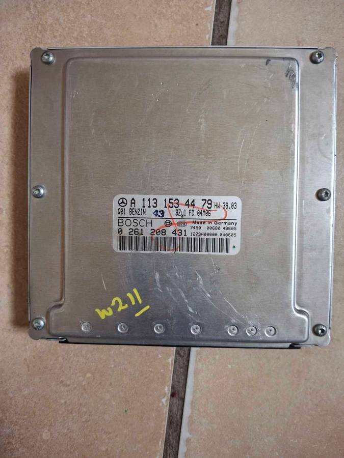 Mercedes benz 111 engine computer box ECU
